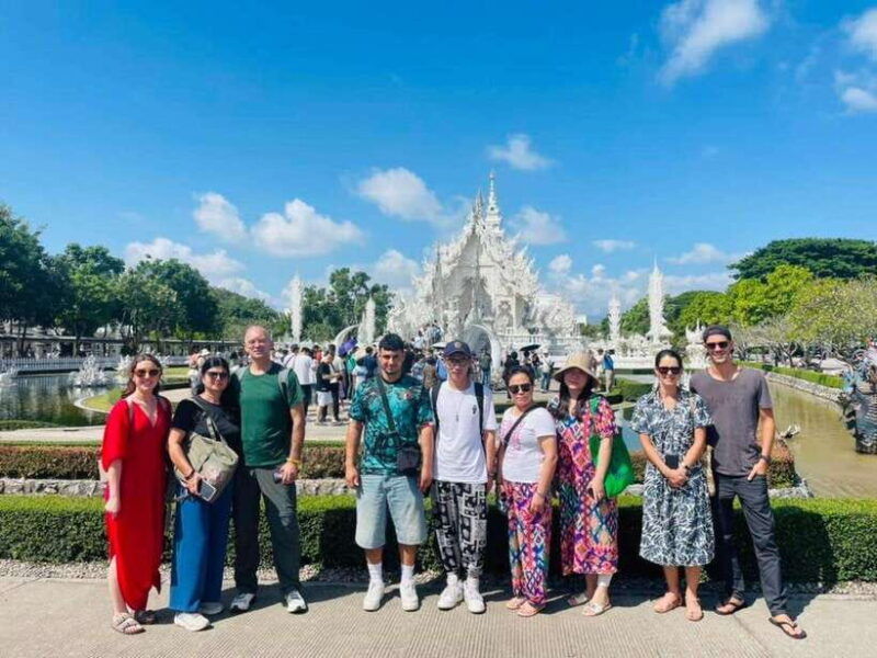 from-chiang-mai-chiang-rai-white-blue-and-red-temple-tour