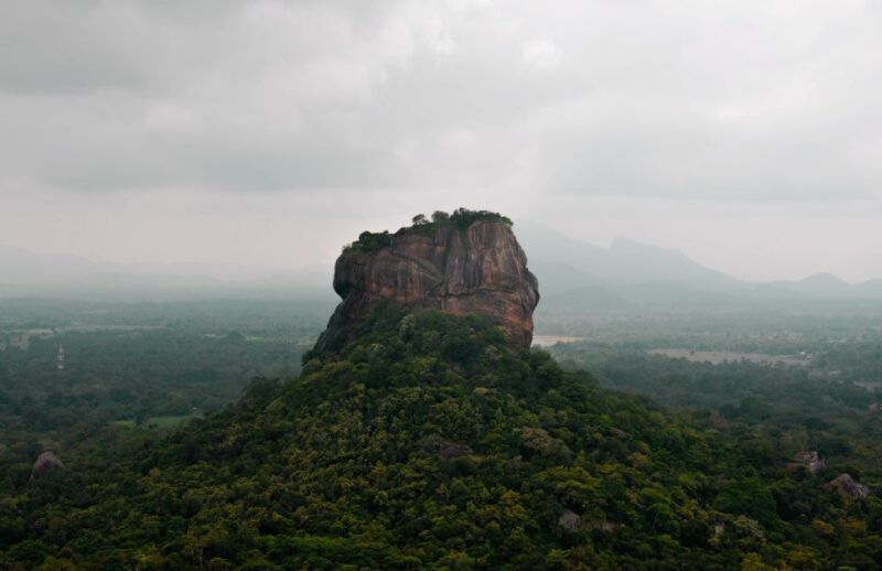 from-colombo-sigiriya-and-dambulla-full-day-private-tour