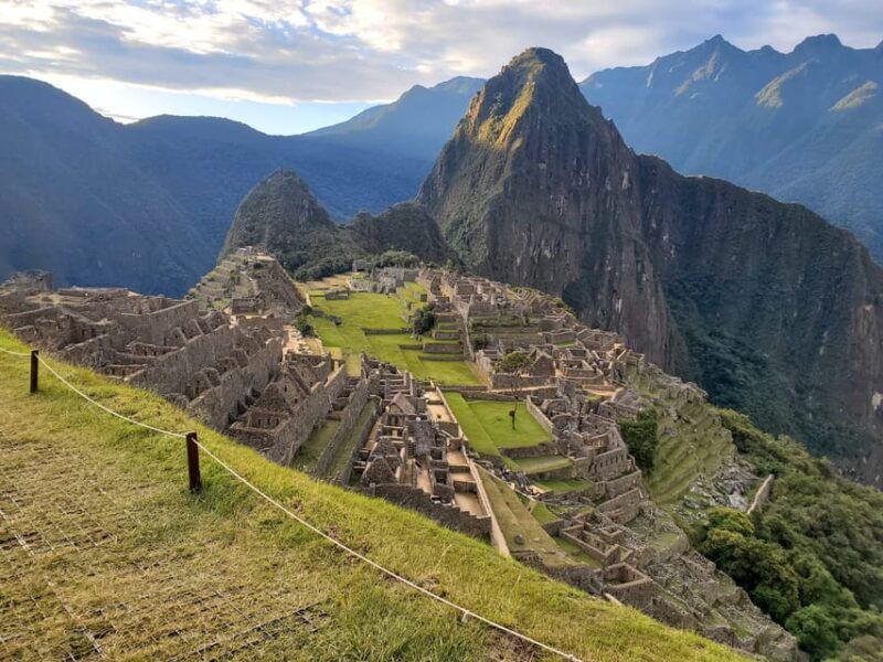from-cusco-guided-entrance-to-machu-picchu-private-tour
