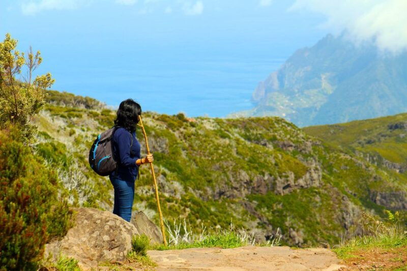 from-funchal-madeira-peaks-mountain-walk