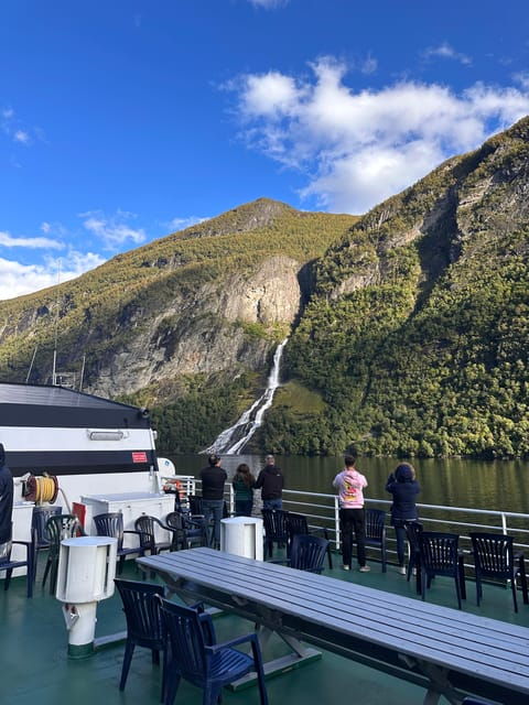 from-geiranger-dalsnibba-eagle-road-private-tour-picnic