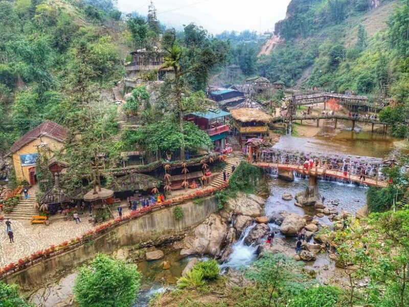 from-hanoi-2-day-sapa-tour-by-limousine-van-and-hotel