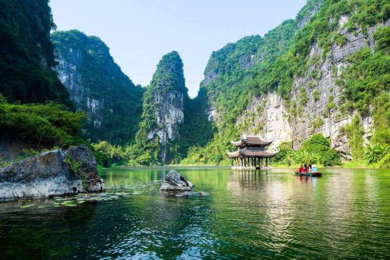 from-hanoi-4-day-ninh-binh-ha-long-bay-ha-giang-loop-tour