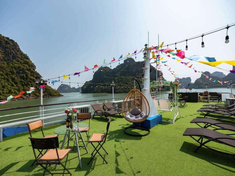 from-hanoi-5-day-ninh-binh-ha-long-bay-ha-giang-loop-tour