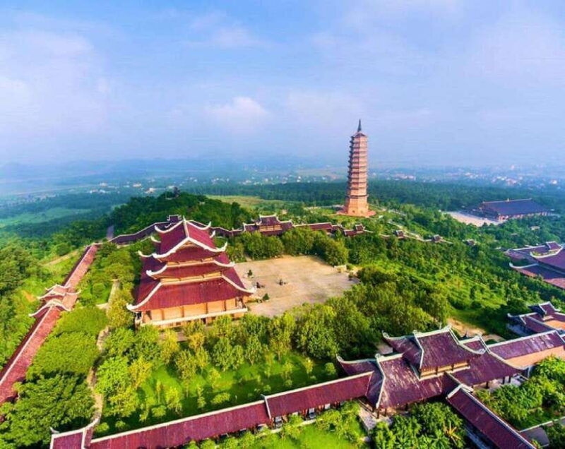from-hanoi-bai-dinh-pagoda-and-trang-an-boat-tour
