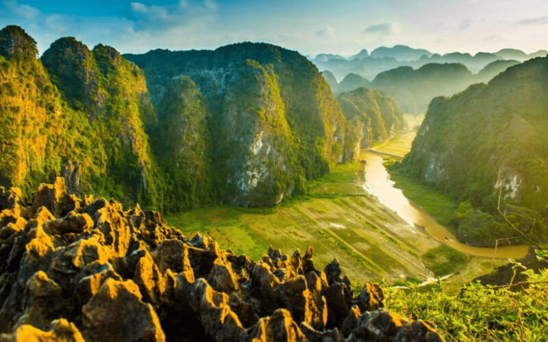 from-hanoi-bai-dinh-trang-an-and-mua-cave-day-tour