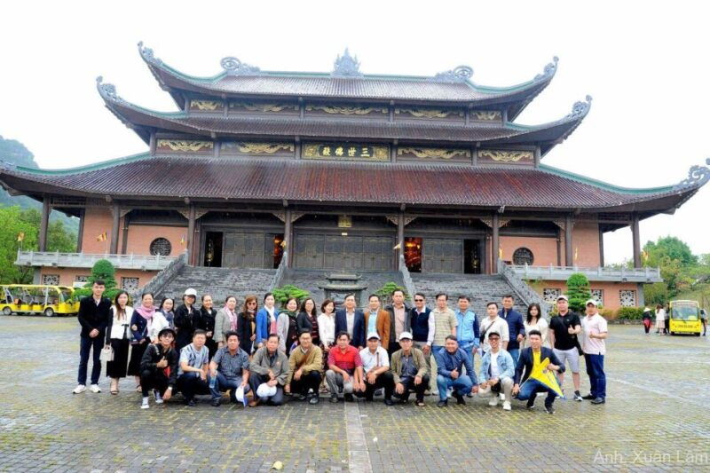 from-hanoi-bai-dinhtrang-an-and-mua-cave-trip