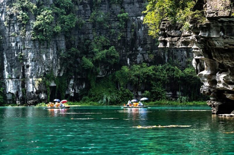 from-hanoi-ninh-binh-bai-dinh-trang-an-mua-cave-tour-5