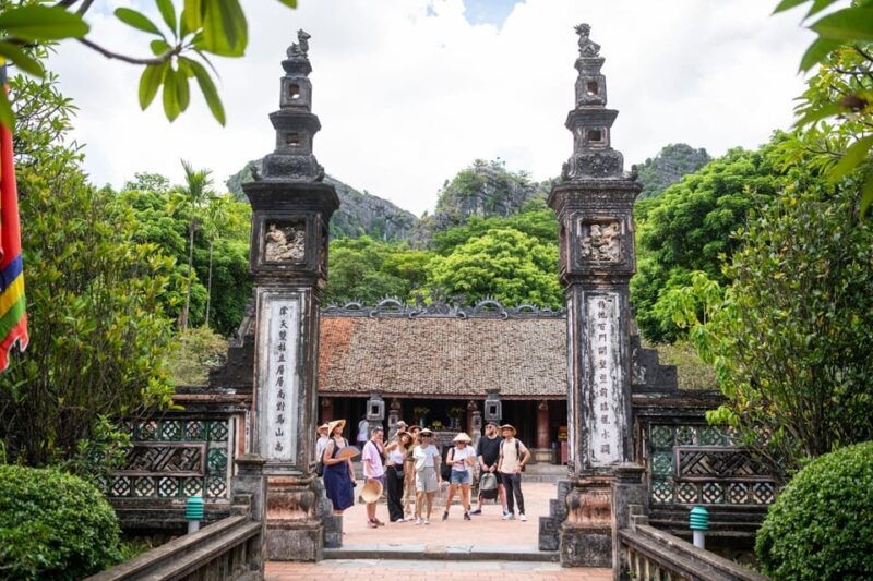 from-hanoi-ninh-binh-day-tour-by-luxury-d-car-max-11-pax