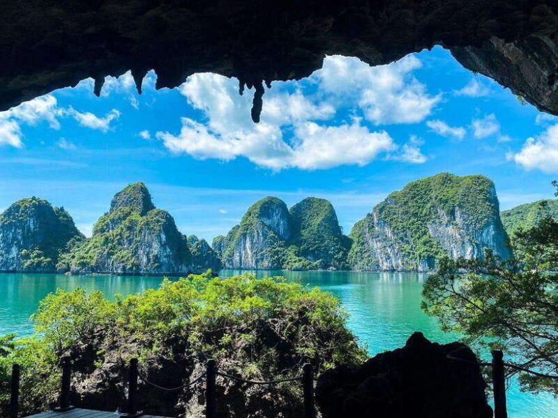 from-hanoi-travel-ha-long-bay-2-days-with-a-luxury-cruise