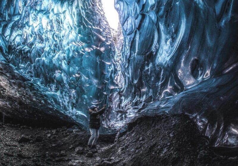 from-jokulsarlon-crystal-ice-cave-vatnajokull-glacier-tour
