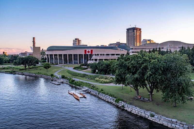 from-montreal-ottawa-with-private-guide-and-pickup