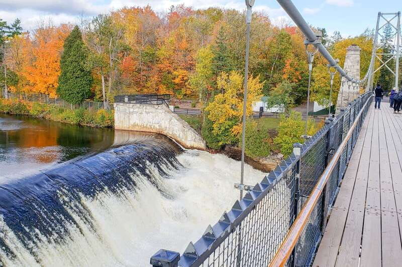 from-montreal-quebec-city-and-montmorency-falls-day-trip