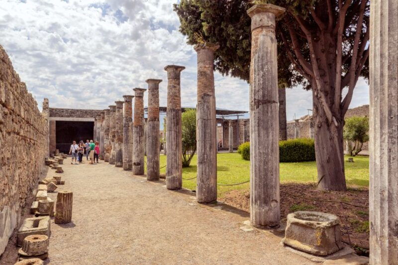 from-naples-one-way-transfer-to-sorrento-with-pompeii-tour