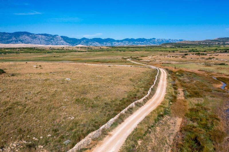 from-novalja-kolanjsko-blato-kolan-and-mandre-bike-tour