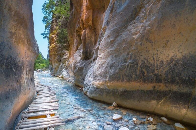 from-rethymno-samaria-gorge-with-professional-hiking-guide