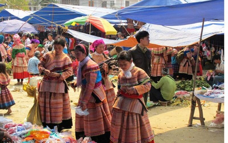 from-sa-pa-sunday-bac-ha-market-group-tour