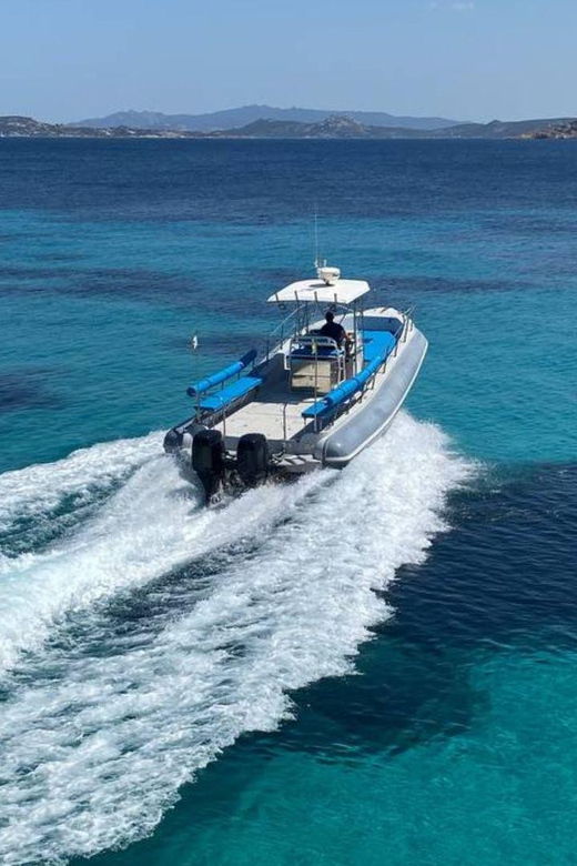from-santa-teresa-gallura-dinghy-tour-to-corsica