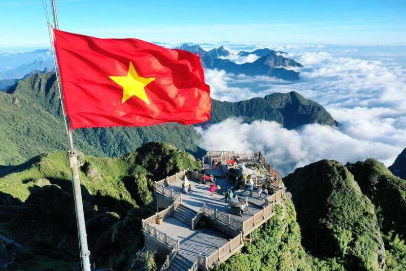 from-sapa-private-tour-to-fansipan-peak-with-scenic-views