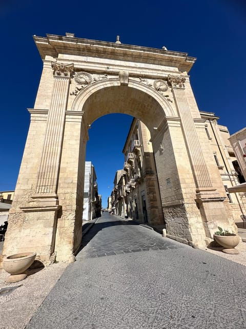 from-syracuse-noto-marzamemi-and-wine-tasting-on-avola