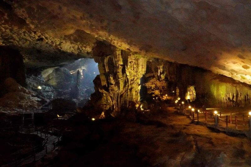 full-day-tour-ha-long-bay-visit-titov-amazing-cave-kayak