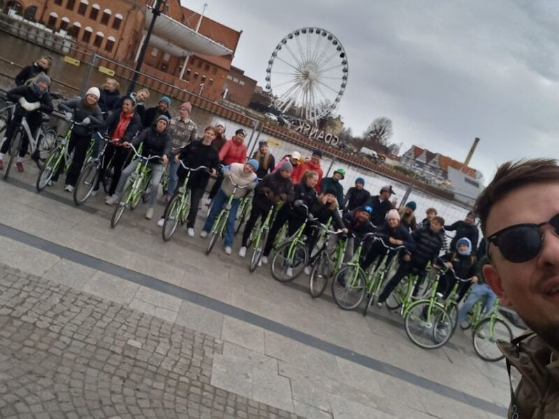 gdansk-guided-bike-tour-of-old-town-and-shipyard