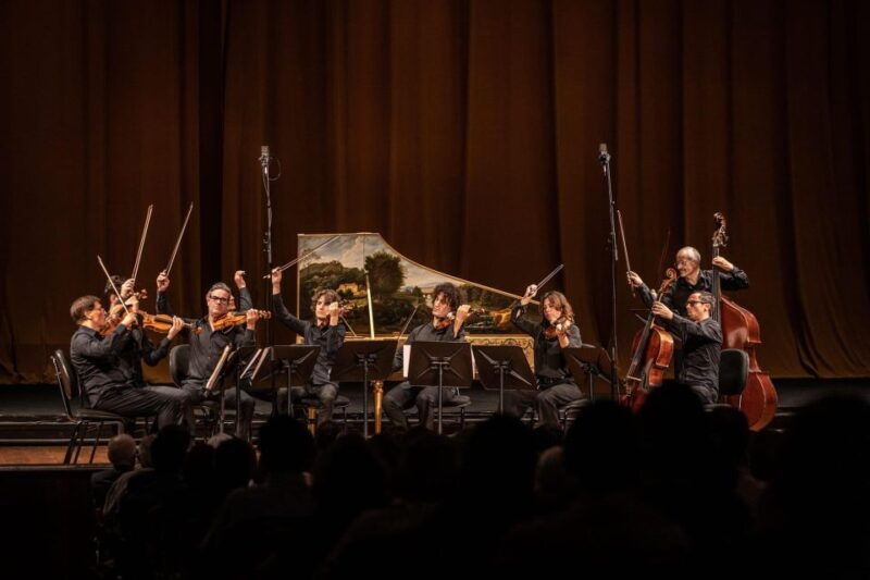 gondola-tour-with-four-seasons-concert-by-venice-in-gondola