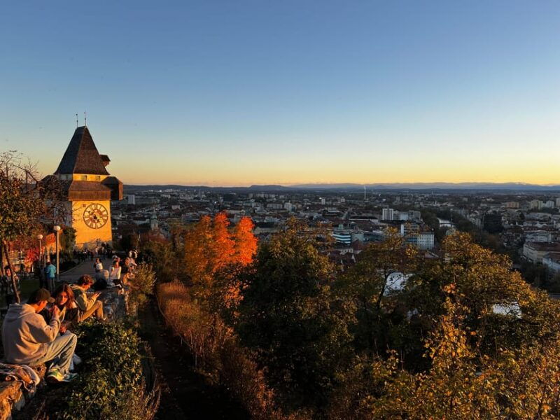 graz-funicular-ride-schlossberg-picnic-experience