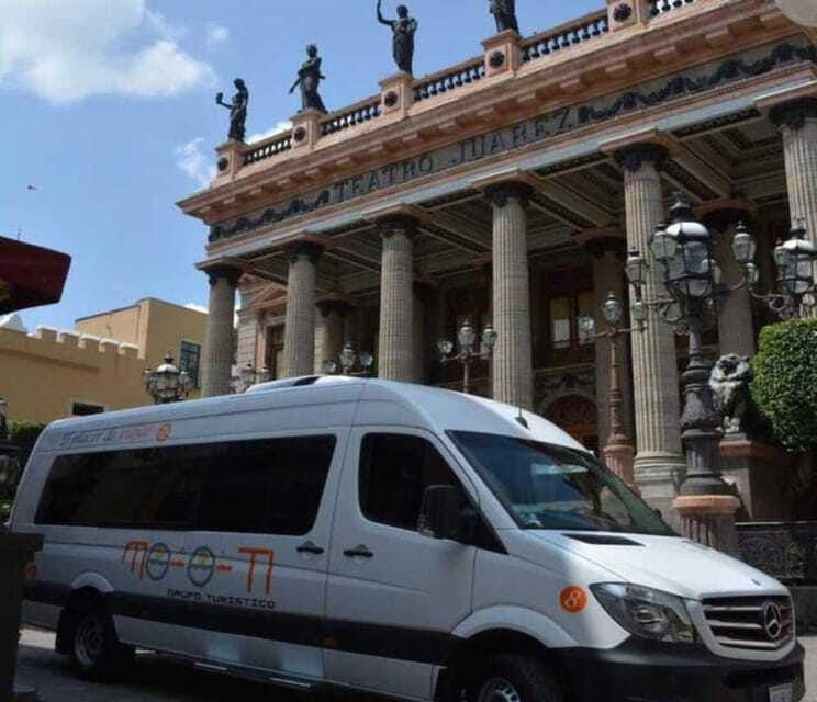 guanajuato-alley-explorers-with-traditional-musical-band-group-tour