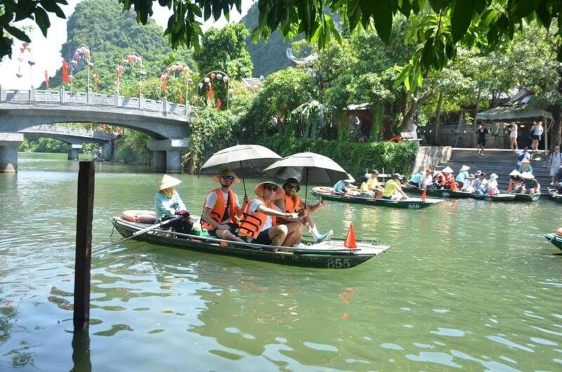 ha-noi-hoa-lu-trang-an-day-trip-to-mua-cave-by-limousine