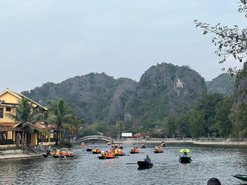 ha-noi-ninh-binh-hoa-lu-trang-an-boat-trip-cycling