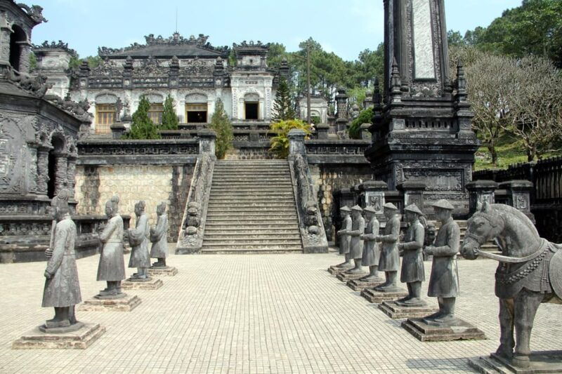 hai-van-pass-hue-city-explore-1-day-tour