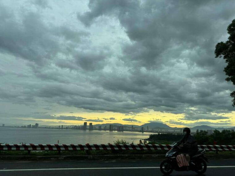 half-day-da-nang-city-sightseeing-private-tour-by-motorbike