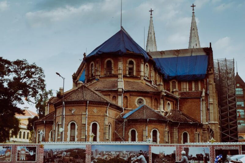 half-day-historical-saigon-city-tour-by-private-car