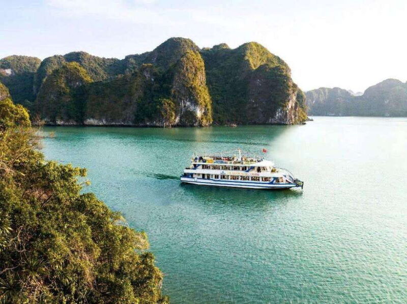 halong-bay-1d-sung-sot-cave-titop-island-kayaking-lunch
