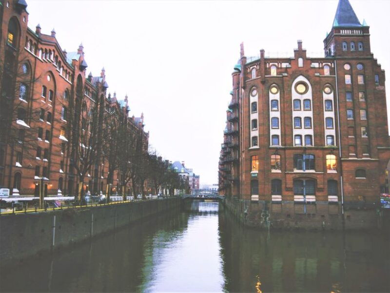 hamburg-elbphilharmonie-plaza-and-hafencity-food-tour