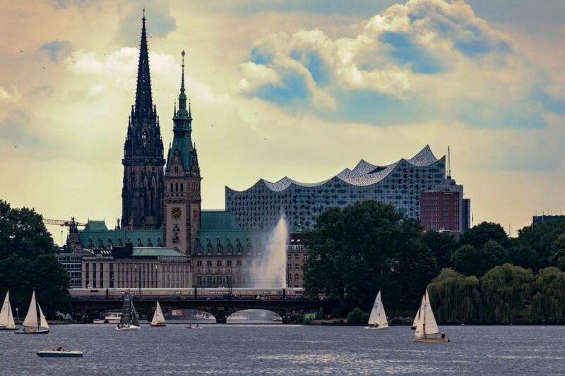 hamburg-english-bike-tour-around-the-outer-alster-lake