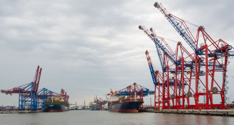hamburg-grand-harbor-tour-with-the-passenger-ship
