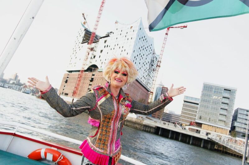 hamburg-party-harbor-cruise-with-olivia-jones