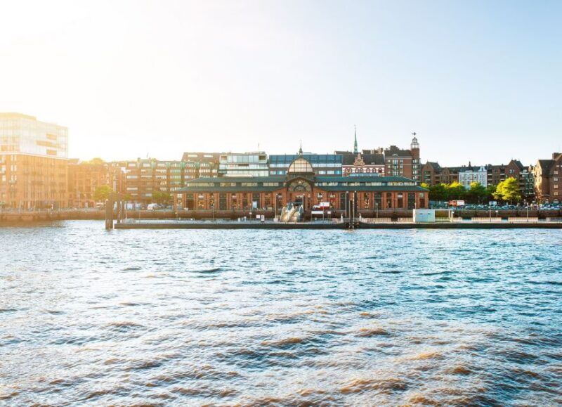 hamburg-ultimate-barge-tour-with-live-commentary