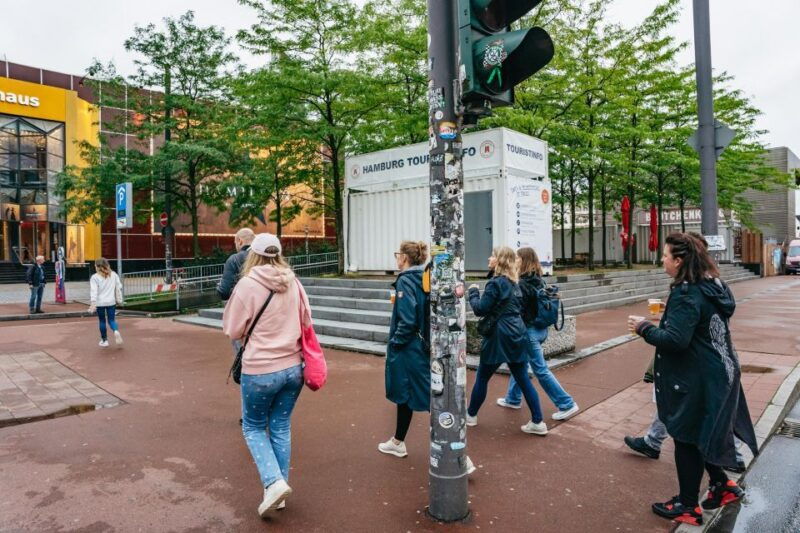 hamburgs-highlights-harbor-cruise-reeperbahn-walking-tour