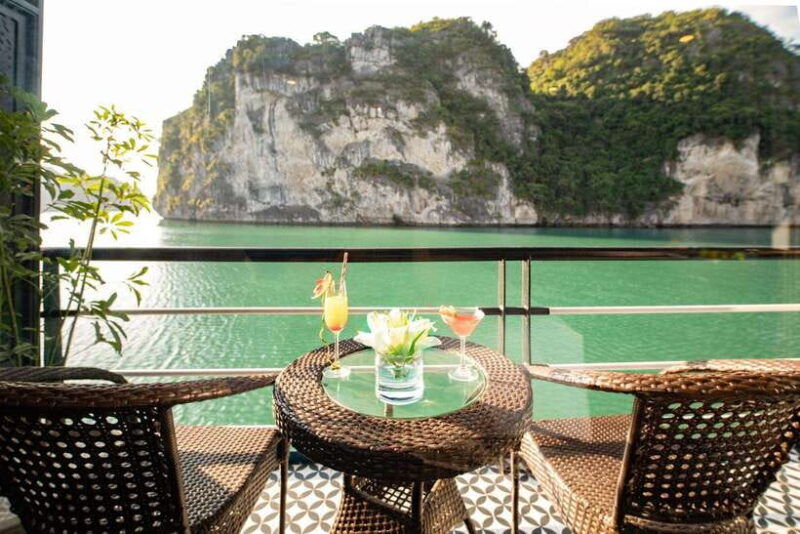 hanoi-2-day-halong-lan-ha-bay-best-seller-5-cruise-balcony