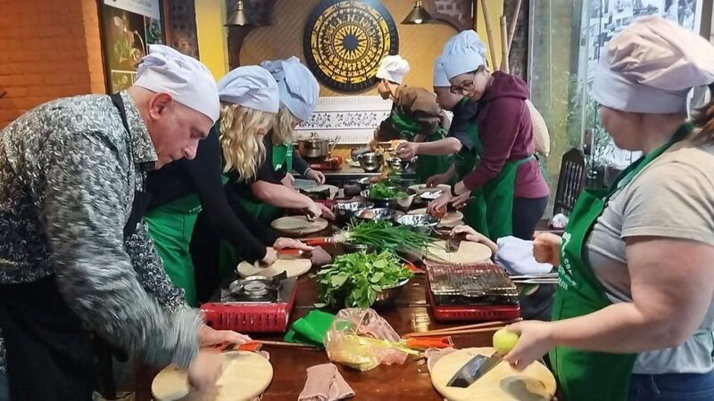 hanoi-authentic-cooking-class-and-local-market-with-chef