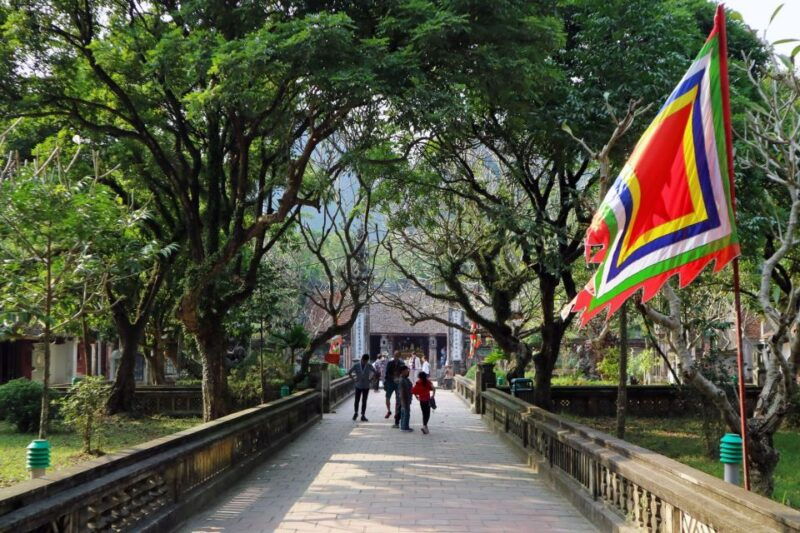 hanoi-full-day-guided-tour-of-hoa-lu-tam-coc-and-mua-cave