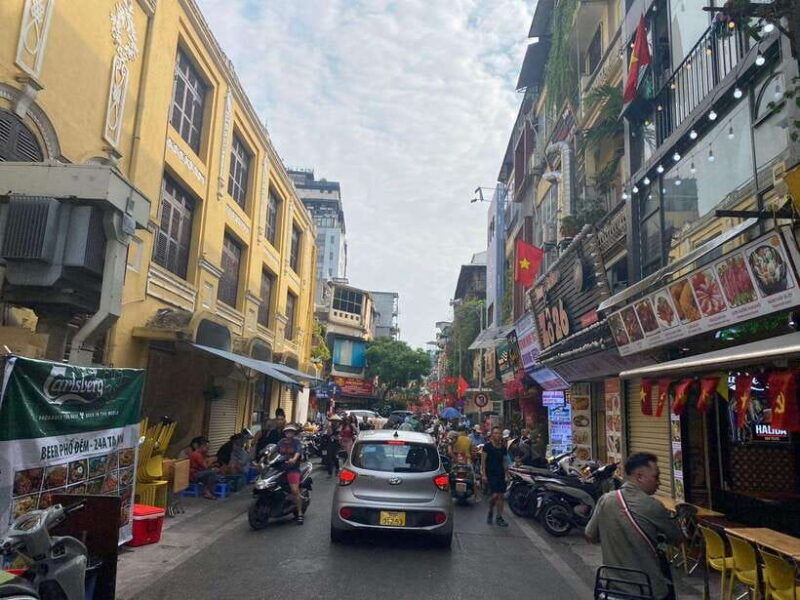 hanoi-local-life-in-the-old-quarter-private-walking-tour