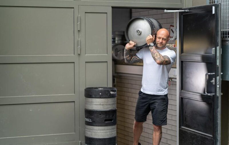 helsinki-brewery-tour-at-mad-hopper-brewing-company