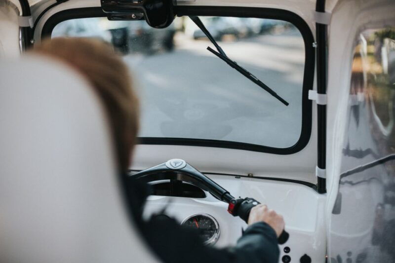 helsinki-city-2-5-hour-city-tour-with-electric-tuktuk