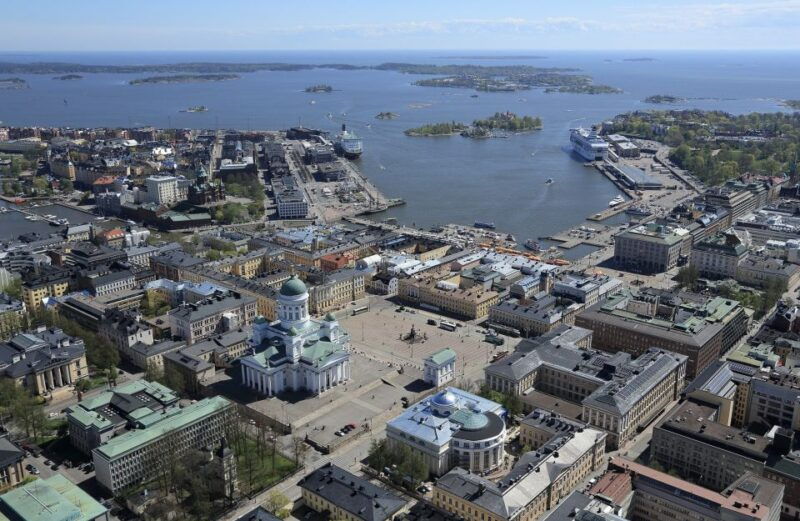 helsinki-city-center-highlights-guided-minivan-tour