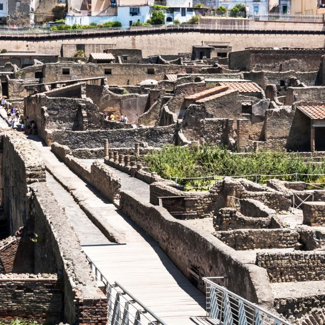 herculaneum-vesuvius-a-plunge-into-the-past