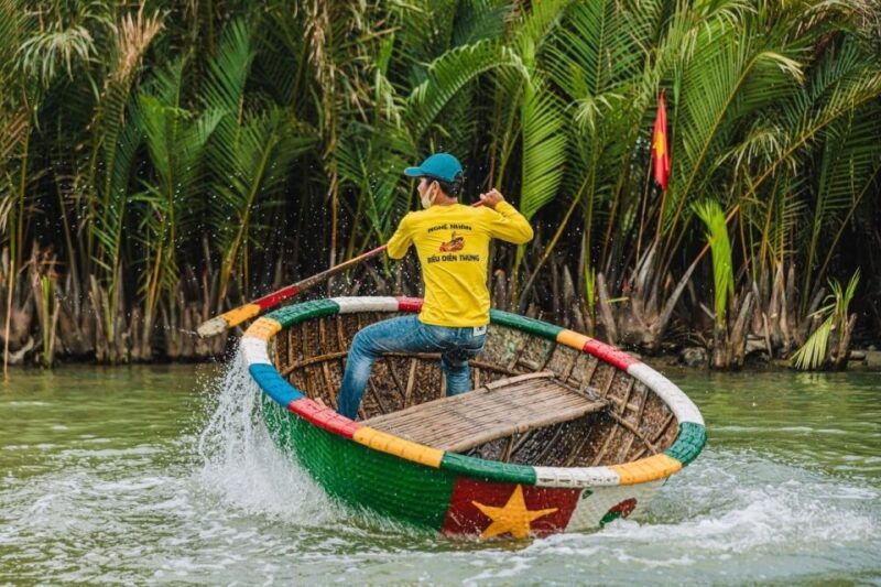 hoi-an-basket-boat-farming-and-cooking-class-in-tra-que